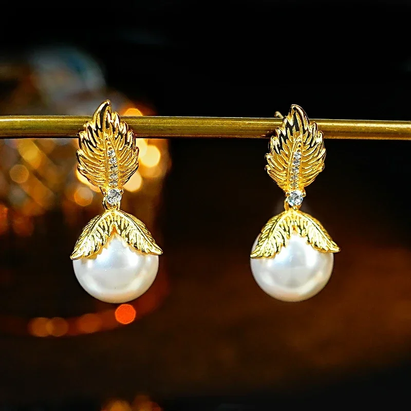 

New Leaves 925 Silver Fritillaria Pearl Earrings Set with High Carbon Diamond Versatile Women's Style