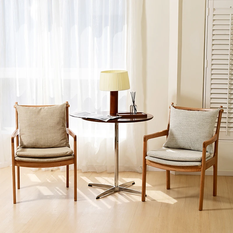 كرسي طعام من الخشب الصلب بتصميم جديد لعام 2025 مع مساند للذراعين للمنزل والمطعم والمقهى والدراسة والأثاث الحديث