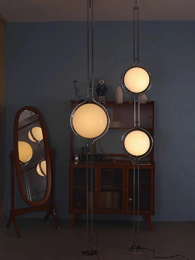 Italien Design Chrom Metall LED Stehlampen Kreative Weiße Acryl Kugel Stehleuchte Wohnzimmer Schlafzimmer Hause Beleuchtungskörper