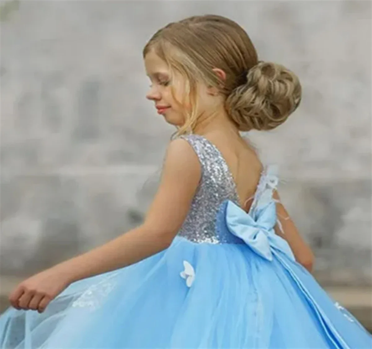 Robe de demoiselle d'honneur en tulle bleu pour mariage, appliques moelleuses, paillettes, nœud en fibre, robes de fête d'anniversaire chariste, première année de l'enfant