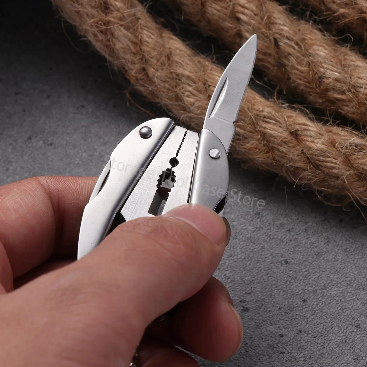 Portable Pocket Multi Tool Pliers Stainless Steel Mini Folding Plier Knife Multi-function Keychain Screwdriver Outdoor Multitool