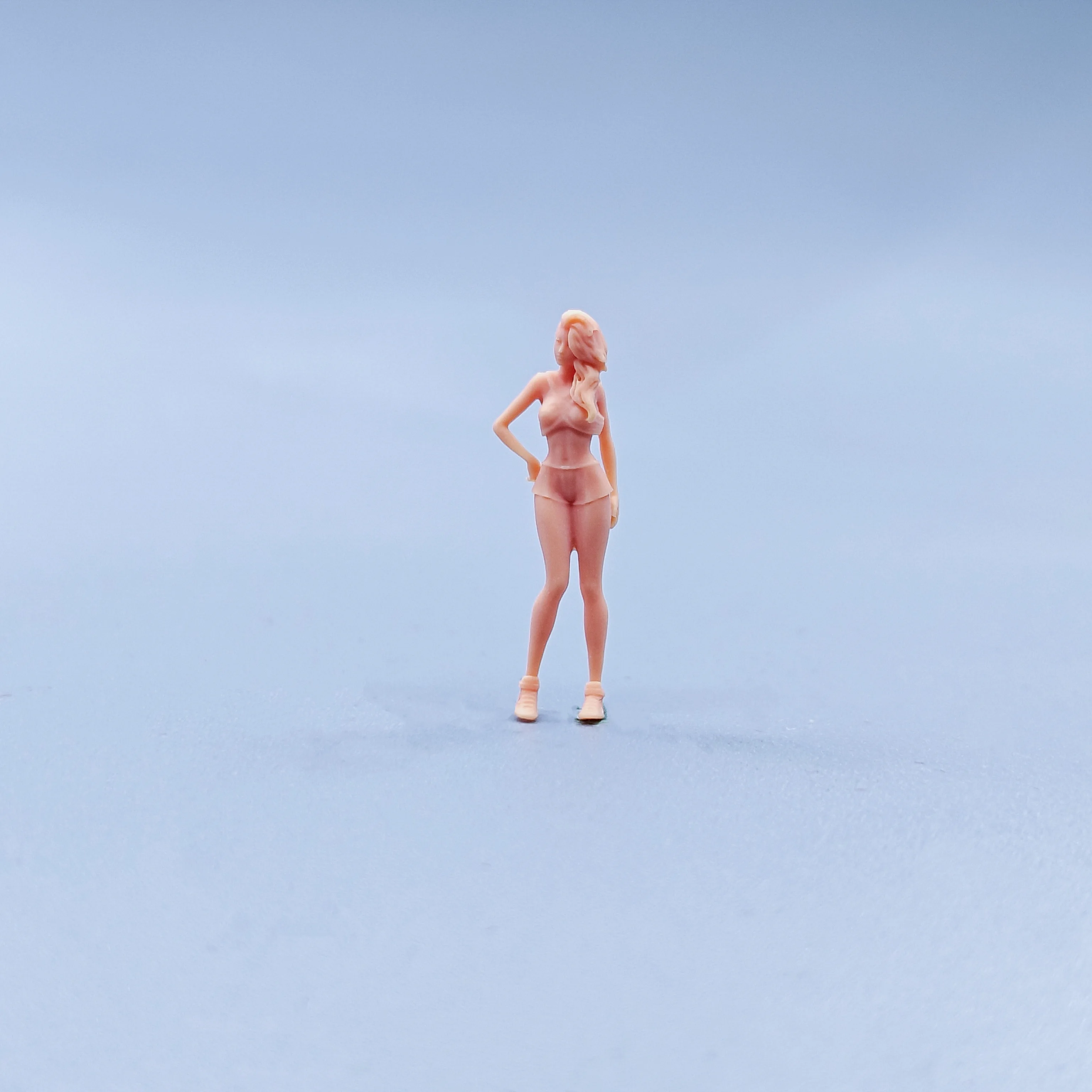 1/64 Figuren Maßstab Modell Harz Lockiges Haar Taille Unterstützung Hot Pants Schönheit Ungefärbte Miniaturen Diorama Handbemalt C509