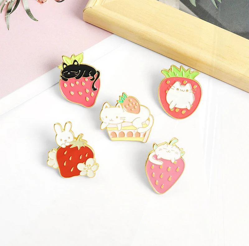 Fruit Cake Pines Shirt Lapel Badge Bag Cartoon Jewelry Gift for Kids Sweet Strawberry Garden Enamel Brooch Custom Cat Bunny