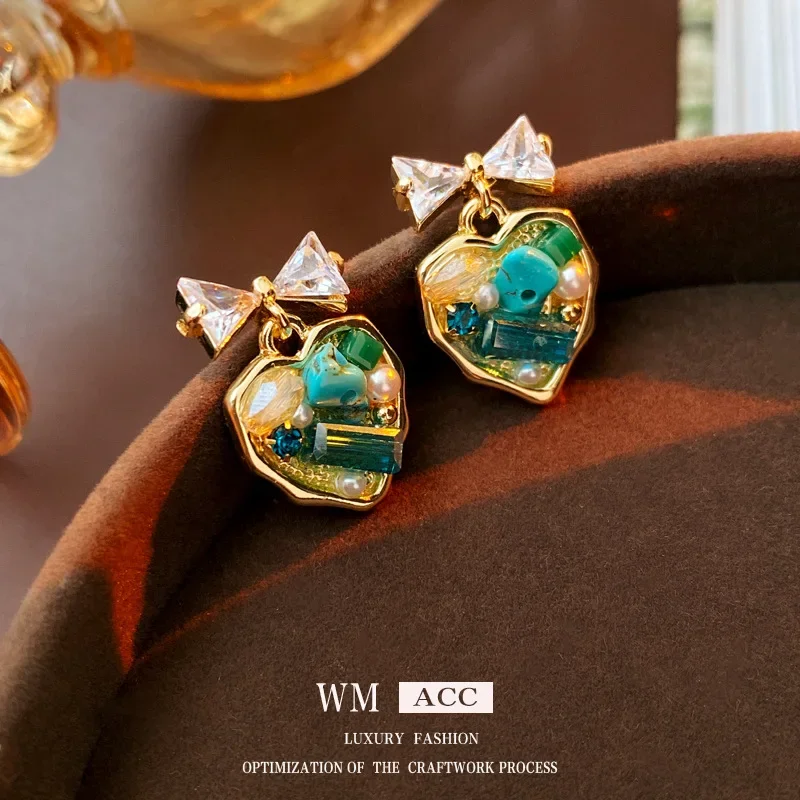 

Fashionable and Simple Emerald Heart-shaped Jewelry Ear Studs Brass Material Waterproof and Colorfast Bow Ear Studs