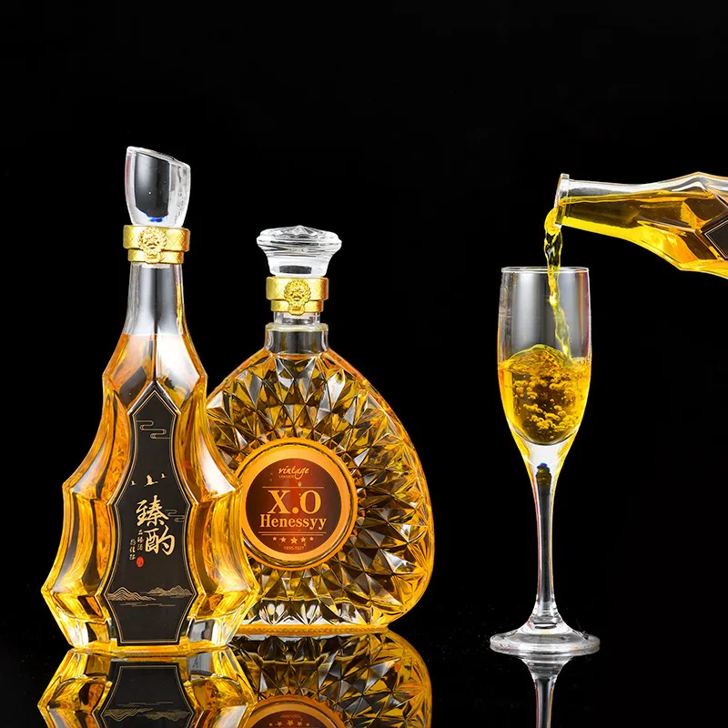 Whiskey Decanter for Liquor, Scotch Bourbon, Airtight Stopper, Lead Free, Luxury Barware, 750ml Party Decorations Wine Separator