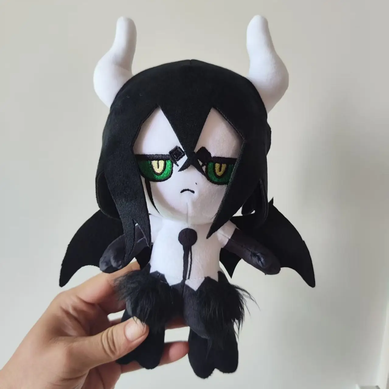

25CM New Anime Bleach Ulquiorra Cifer Plush Doll Demon with Horns Plushies Room Decor Stuffed Toys Kids Fans Xmas Birthday Gifts