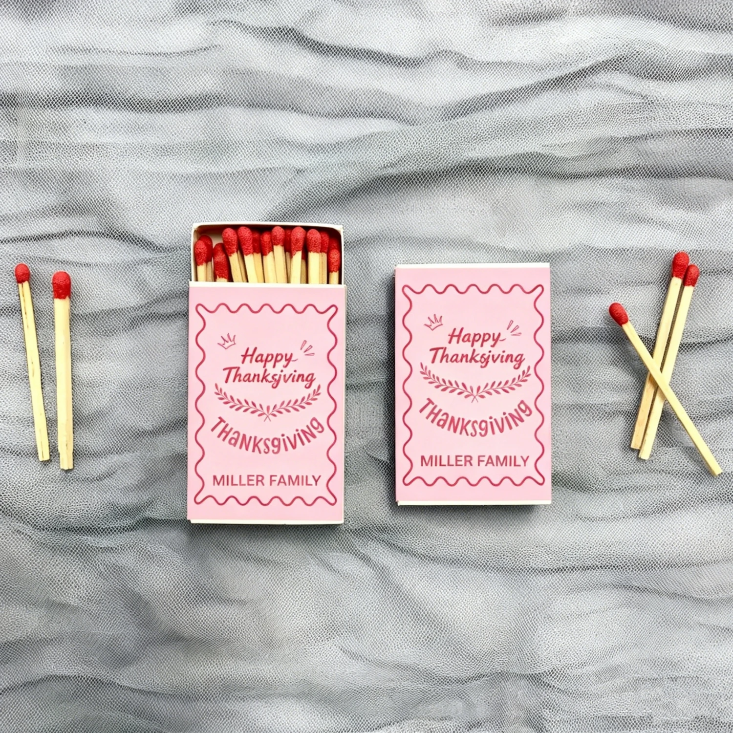 

Персонализированные свадебные коробочки для спичек с трогательными надписями, индивидуальные сувенирные спички, романтические подарки для гостей.