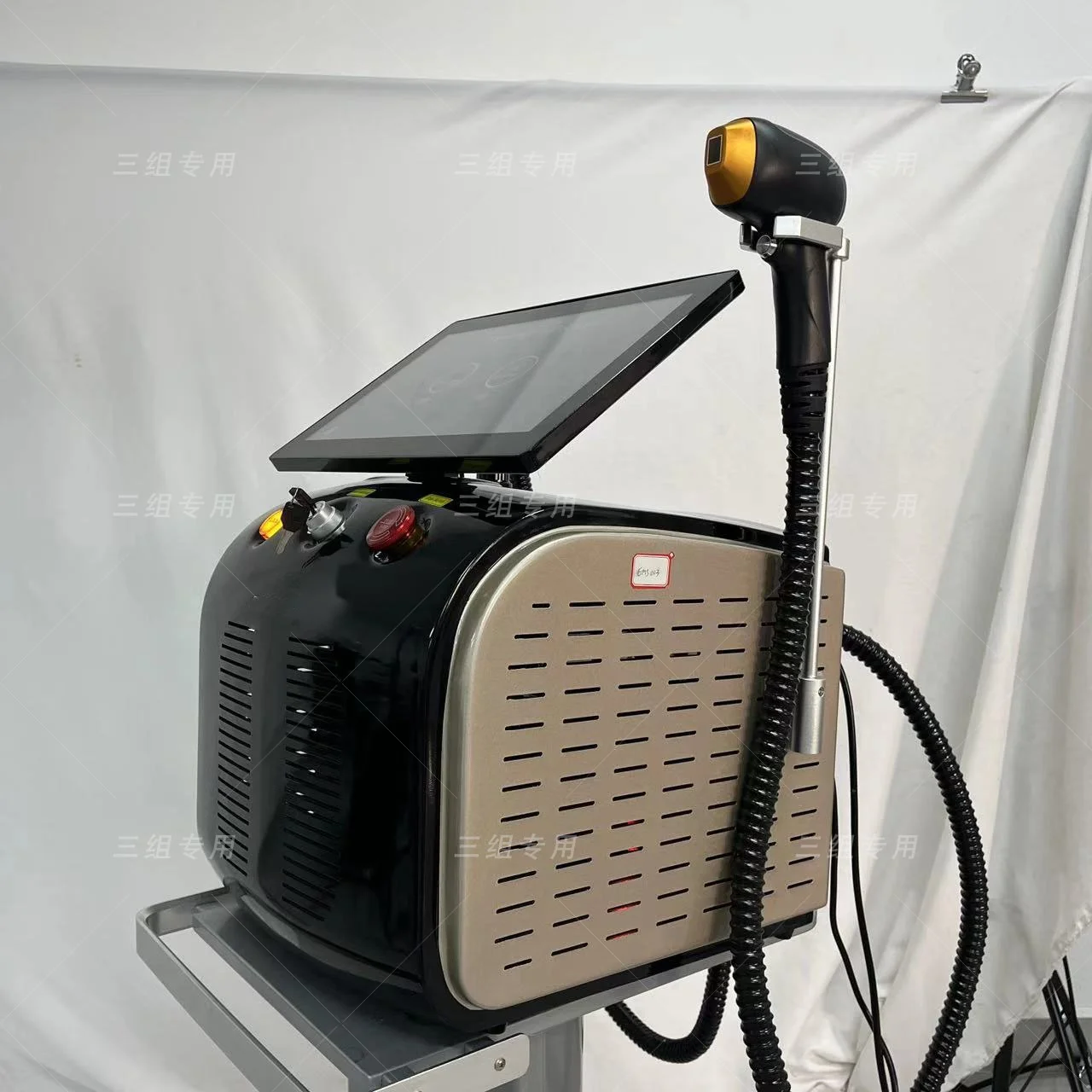 2in1 808nm picosecondlaser آلة المهنية ديود آلة إزالة الشعر بالليزر غير مؤلم الجليد إزالة الشعر إزالة الوشم 3500 واط