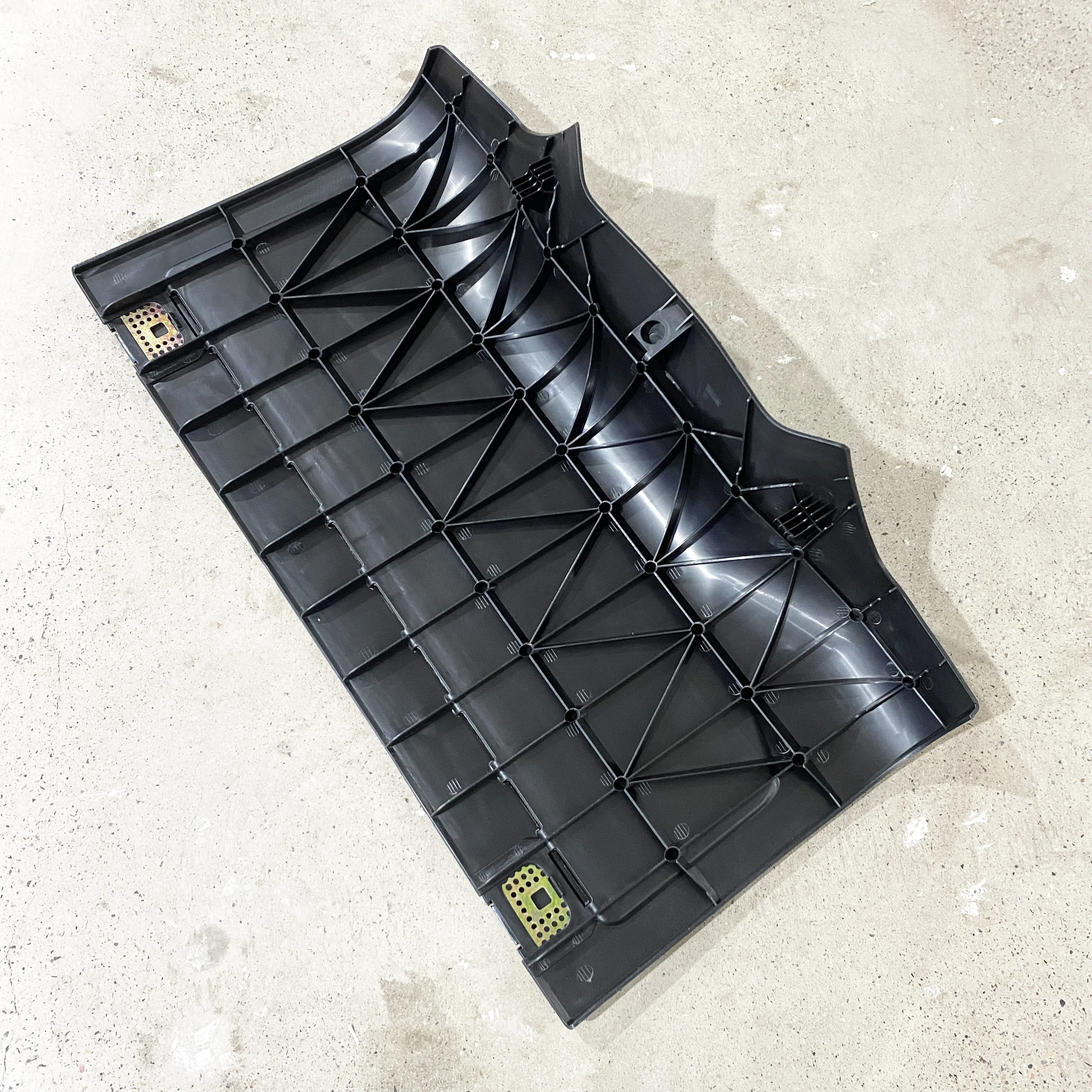 Rear Body Cover Plate 3884322800, Suitable for Linde Forklift Spare Parts and Replacement Parts, Logistics Handling Equipment