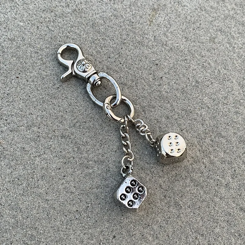 خمر الأزهار الثقيلة المفاتيح النرد قلادة مطابقة حقيبة الإكسسوارات شنقا الديكور نظيفة صالح العصرية المتخصصة نمط حصيرة معدنية #3