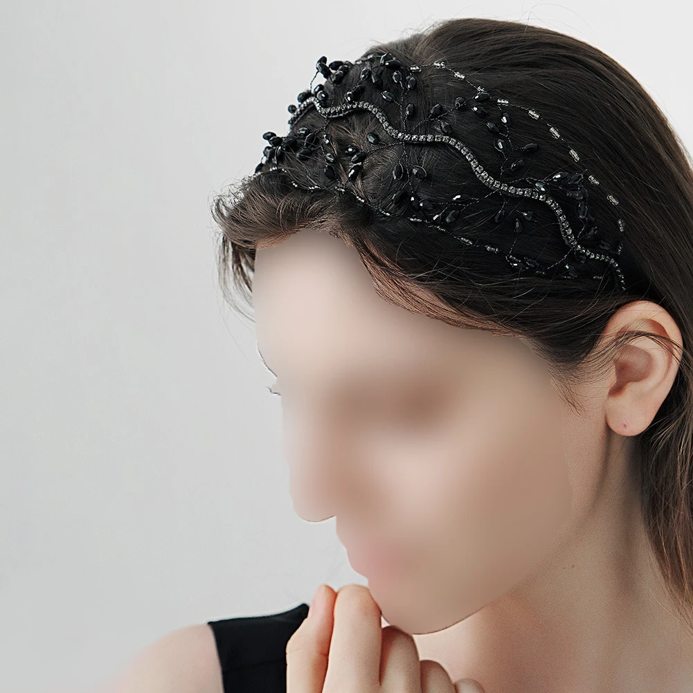 Bridal Headpiece with Radiant Rhinestone Accents and Soft Mesh Base for Timeless Wedding Bridal Crown and Event Styling