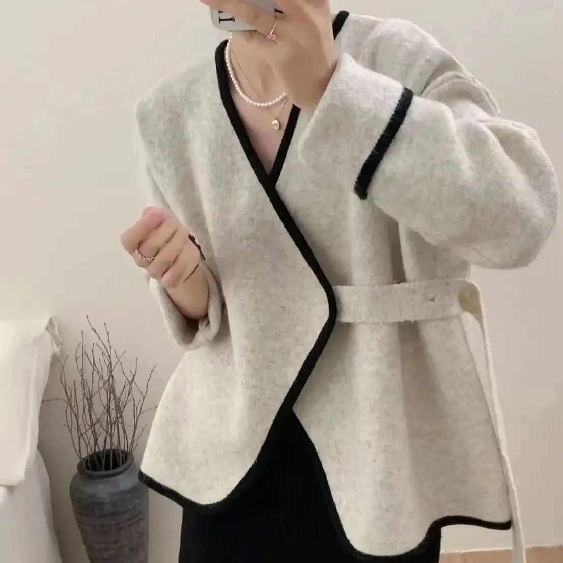 

Irregular V-Neck Elegant All-Match Women Sweaters 2024 Autumn Korean Chic Long Sleeve Tops Casual Coat Female Cardigan