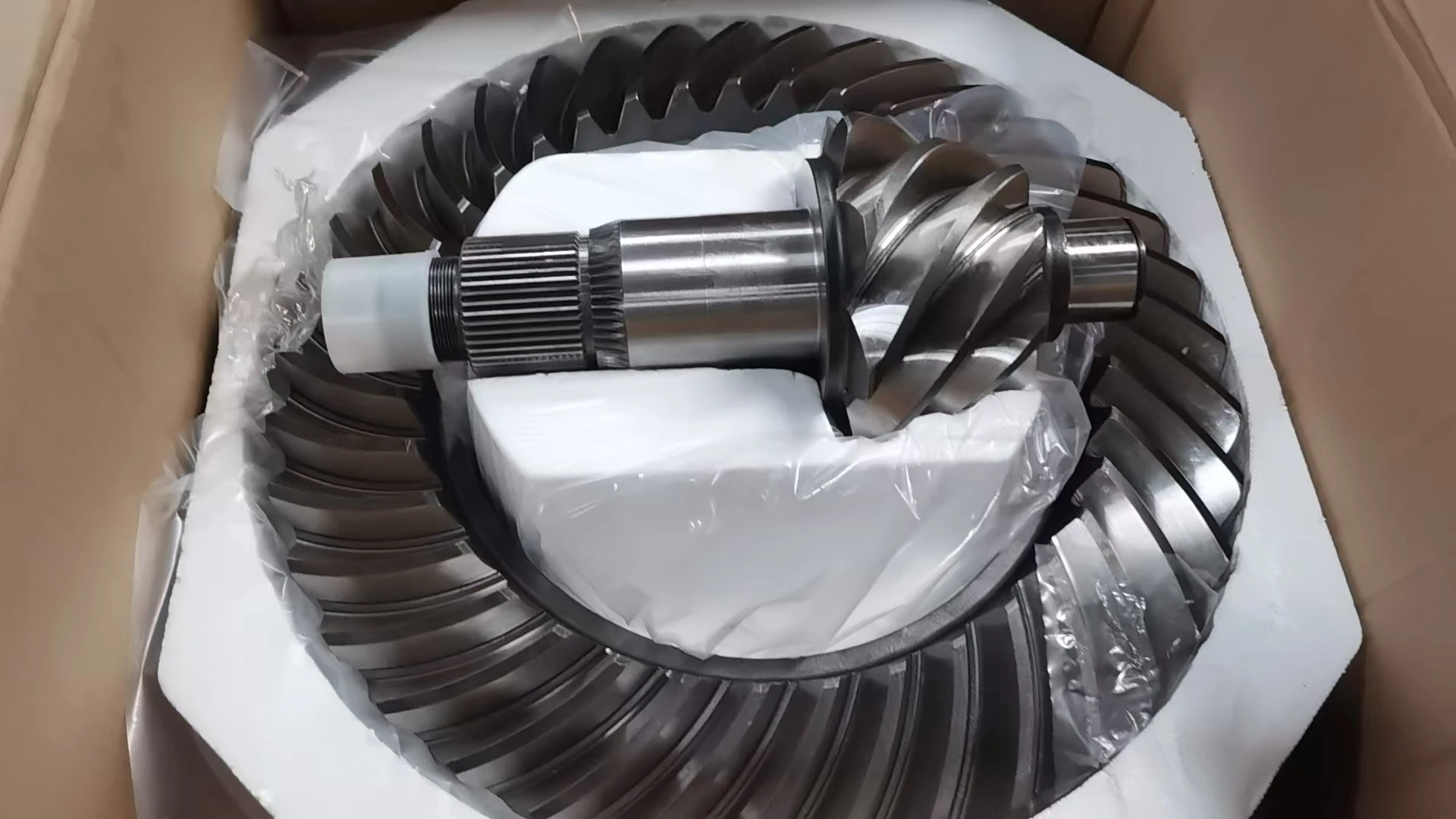 Bus Differential and Repair Parts Differential Gear Set Ratio 8x37 Crown Wheel Pinion