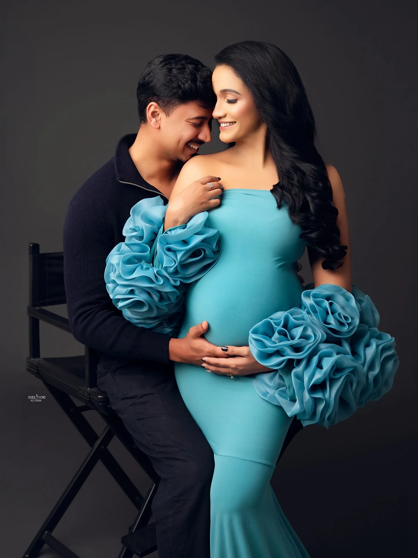 ティールブルーのマタニティドレス 花柄ラップ付き ストレッチマーメイドマタニティドレス 写真撮影 フリル 3Dフラワー 妊娠ドレス撮影