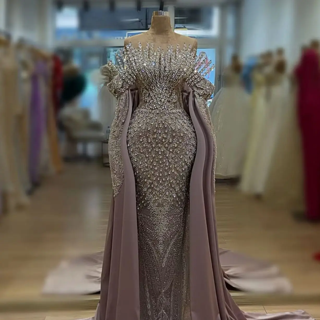 

Luxury Shiny Crystals Dubai Evening Dresses Off Shoulder Long Wedding Party Prom Gowns vestidos de fiesta elegantes Cape Sleeves