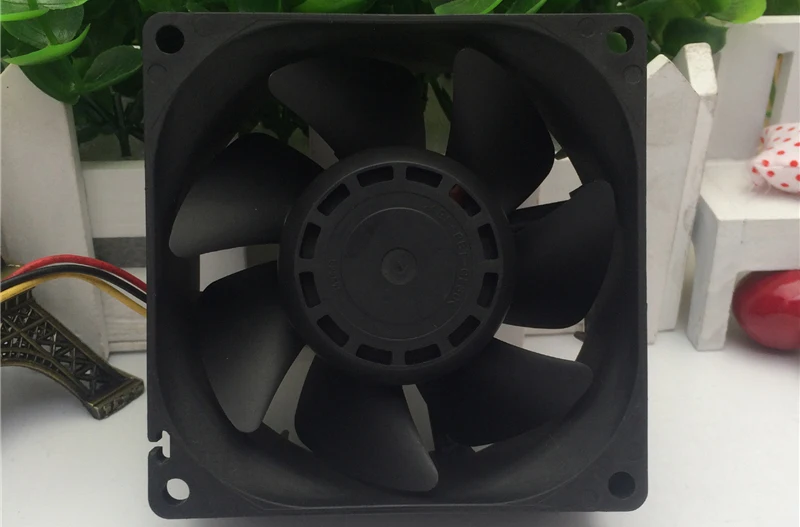 Sanyo 8038 9G0812G1D031 12V 1.1A High volume server fan double ball bearing air blower