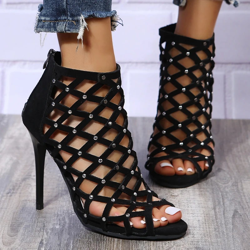 2024 Fishnet Sandals Ladies Summer Simplicity Hollow Rivet Stiletto Heel Shoes Party Sexy Rear Zipper Leaky Toe High Heel Shoes