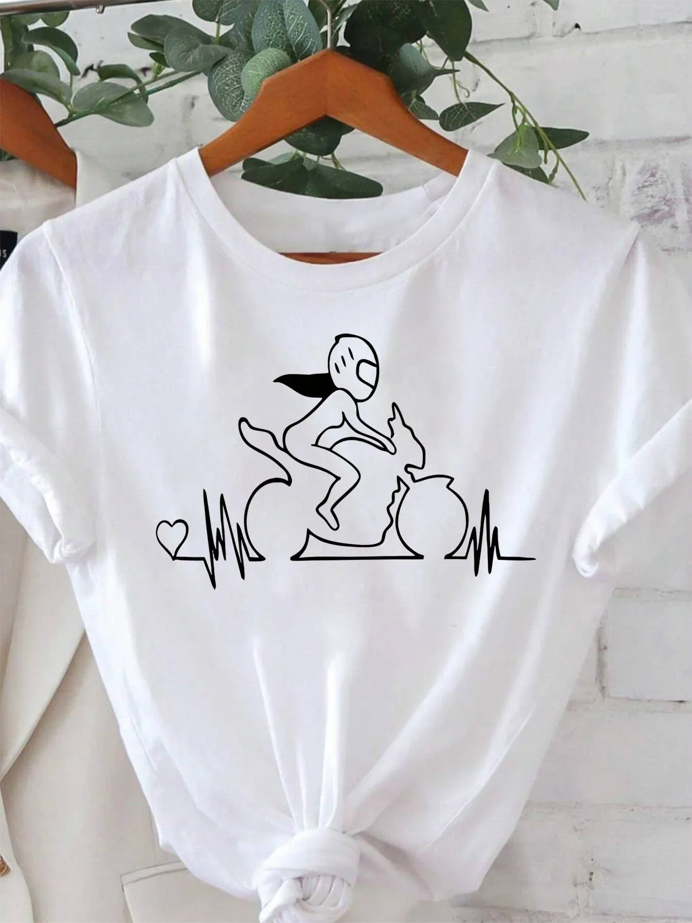 Short Sleeved T-shirt Creative Motorcycle Girl Line Pattern Printed Round Neck Summer  Tshirt Clothing