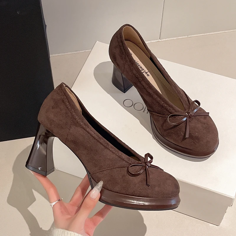 

Женские туфли на высоком каблуке с бантом, массивные туфли Мэри Джейн, зима 2025, элегантные модельные туфли на мелком каблуке, замшевые туфли-лодочки, вечерние Mujer De Zapatillas