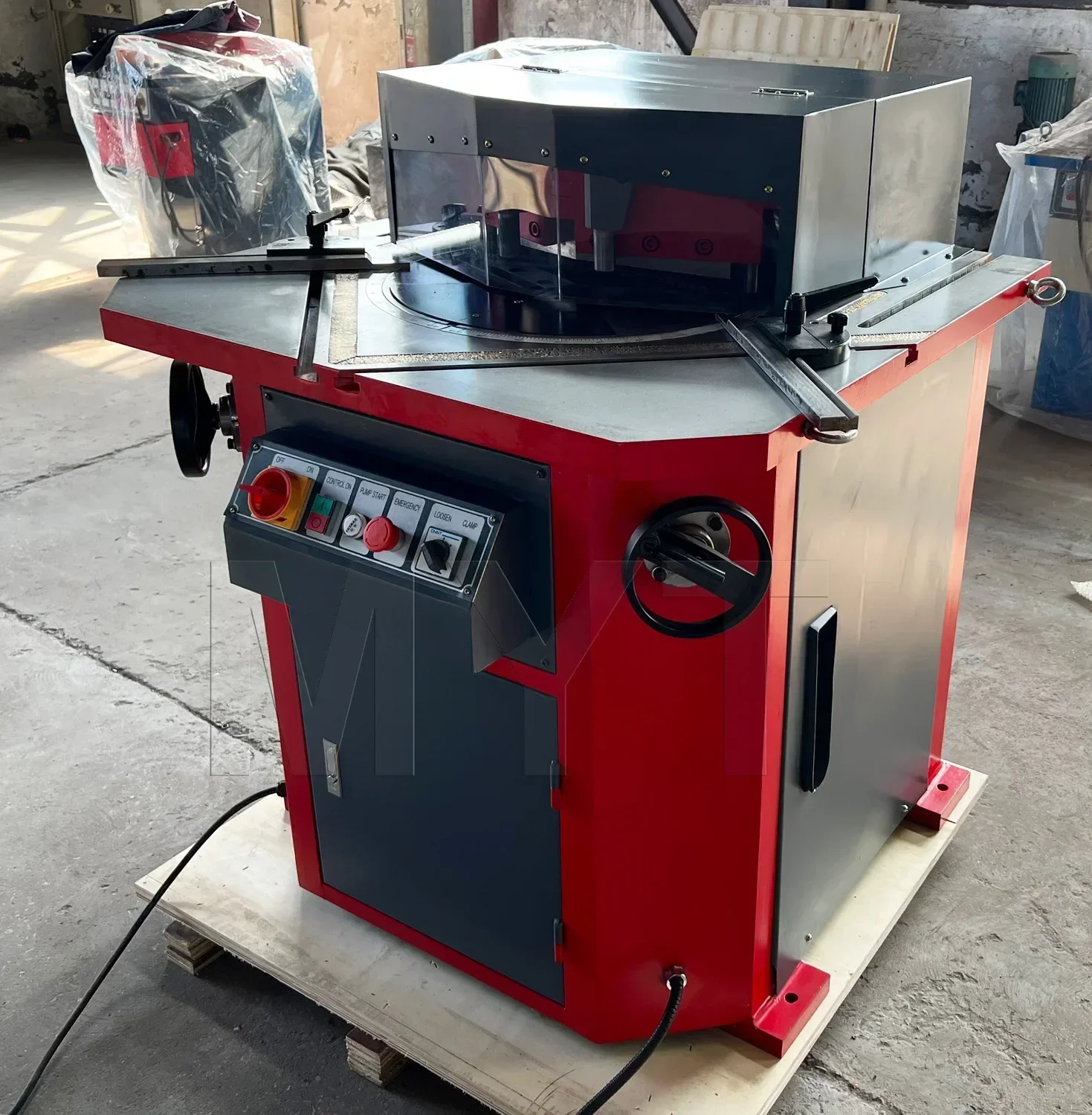 Hydraulic Corner Adjustable Sheet Metal Notcher 45-135 Degree Cutting Machine Industrial Use Hot Sales