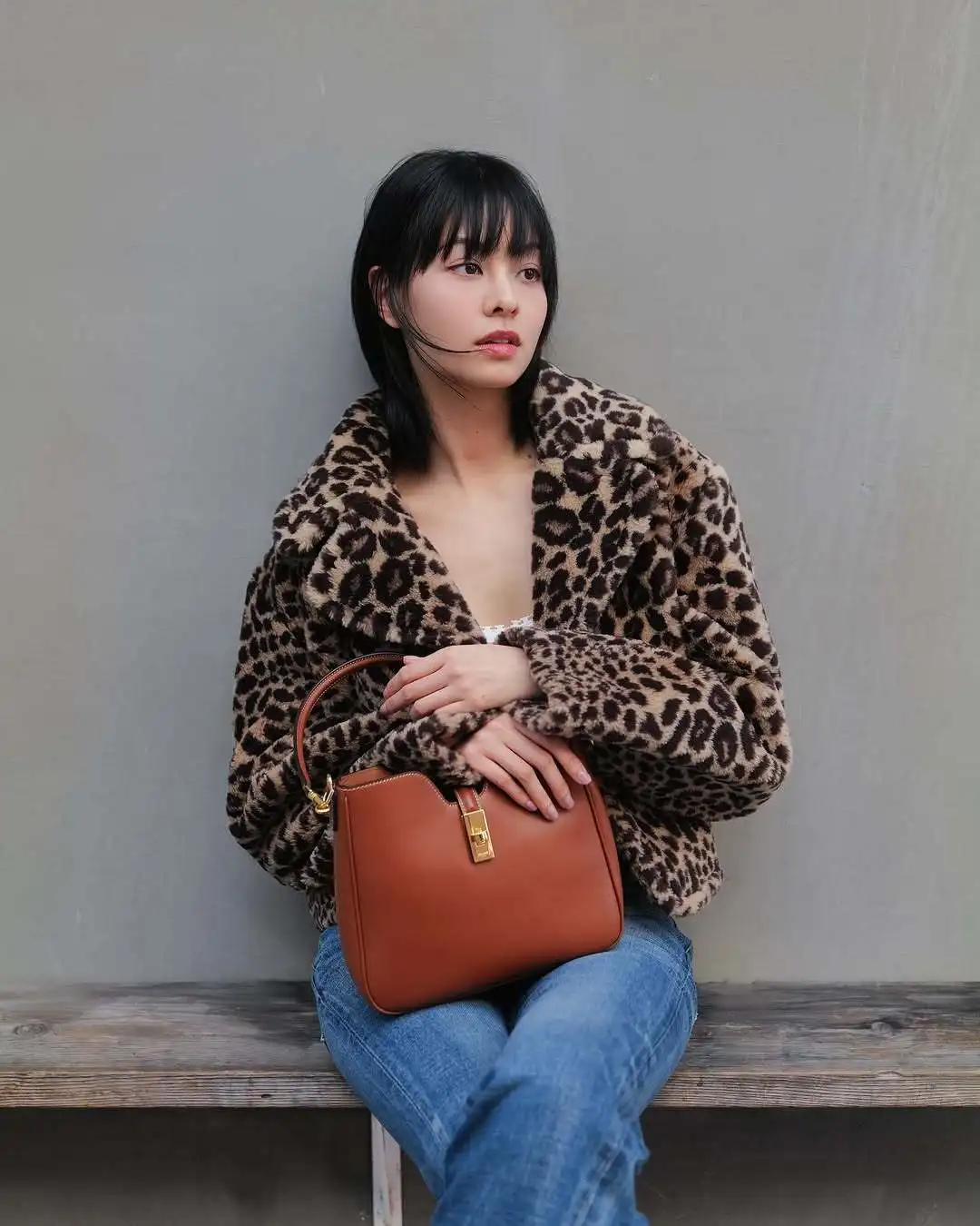 

2025 Designer luxury bags, Real leather women's bag Simple Temperament, multi-functional shoulder bag, armpit bag
