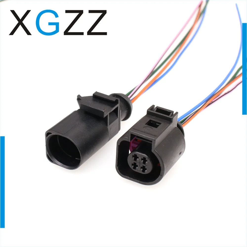 4B0973712/4B0973812 is suitable for automotive connectors, automotive wiring harness connectors, and 4-pole male and female plug