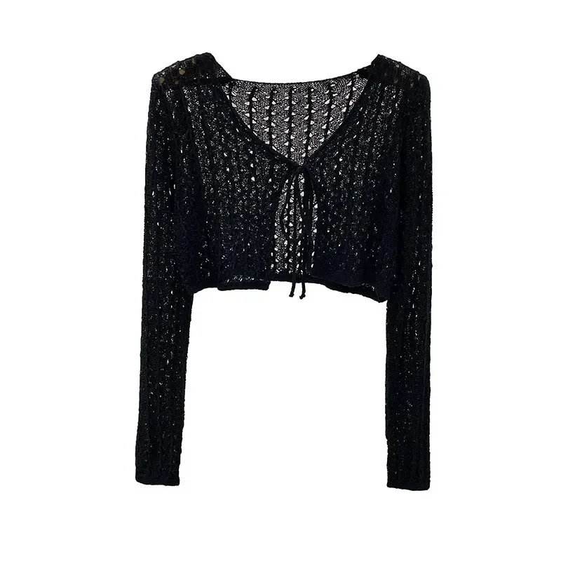 Damski krótki kardigan wiązany z przodu, ażurowy, szydełkowy, lekki sweter bolerko, letni strój w stylu fairycore, boho chic, na plażę.