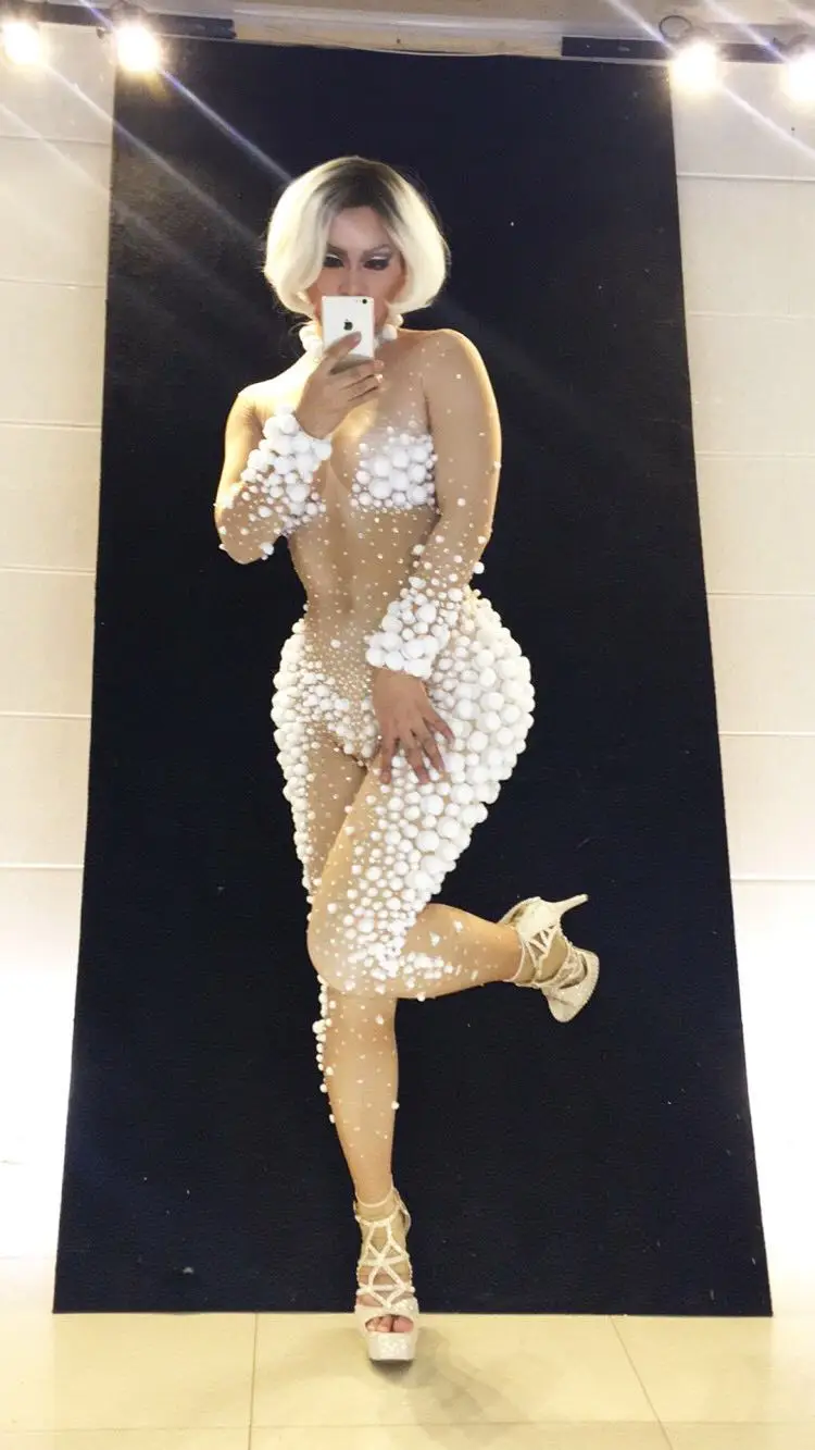 Sexy Witte Kleine Ballen Kerst Jumpsuit Stadium Slijtage Kostuum Rompertjes Vrouwen Stretch Naakt Bodysuit Verjaardag Outfit