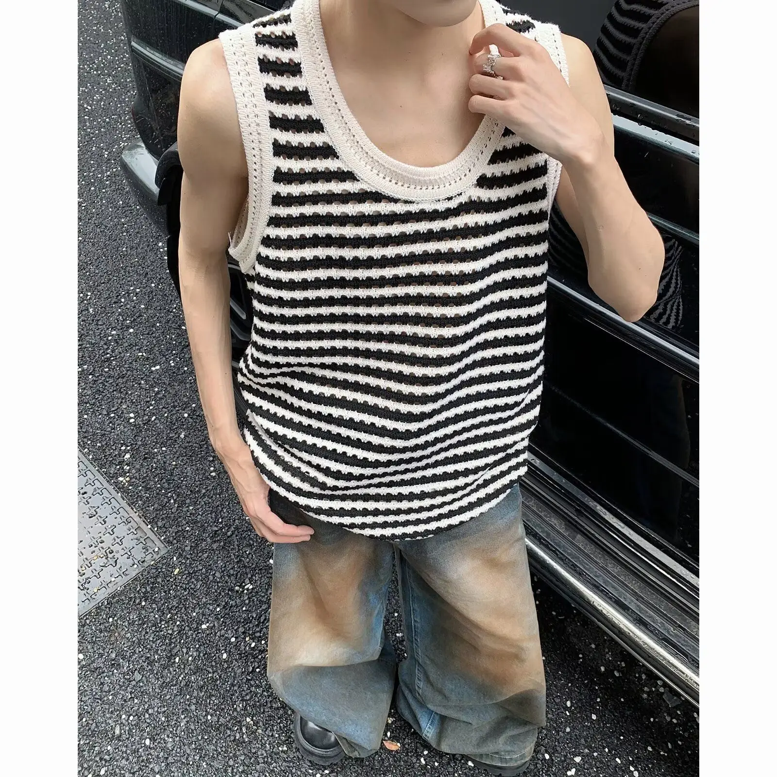 

Retro Vest Contrasting Black Striped Vest Men's Summer Trend Versatile Round Neck Hollow Sleeveless Knitted Top