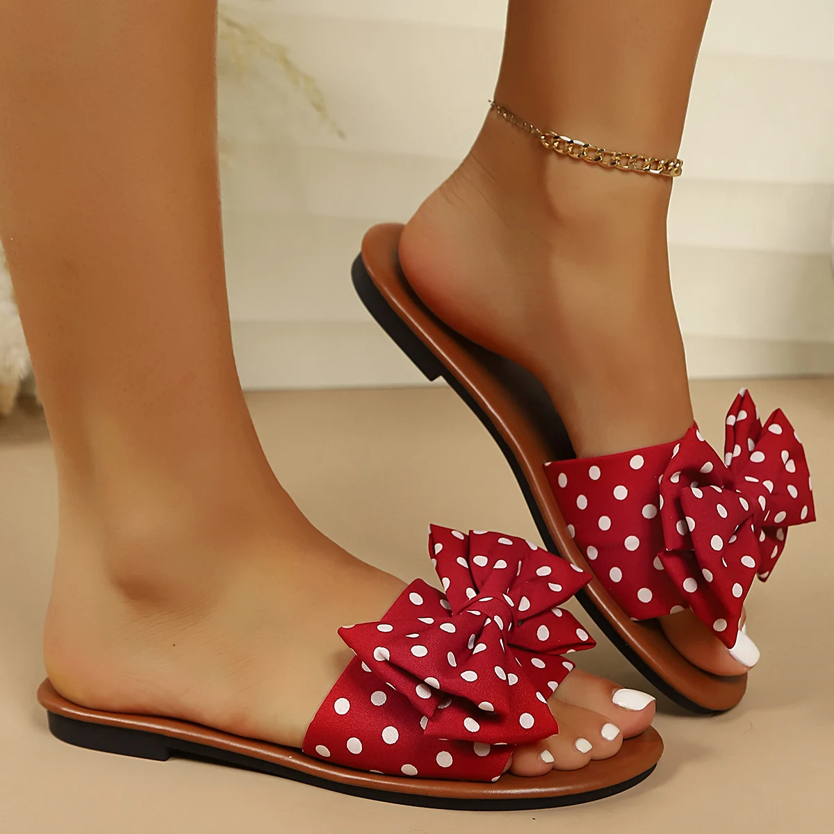 Damen-Slip-On-Sandalen mit gepunktetem Schleifendesign, weichen Sohlen und weichen Oberflächen, bequem und ermüdungsfrei für Zuhause, Reisen. – Detail 17