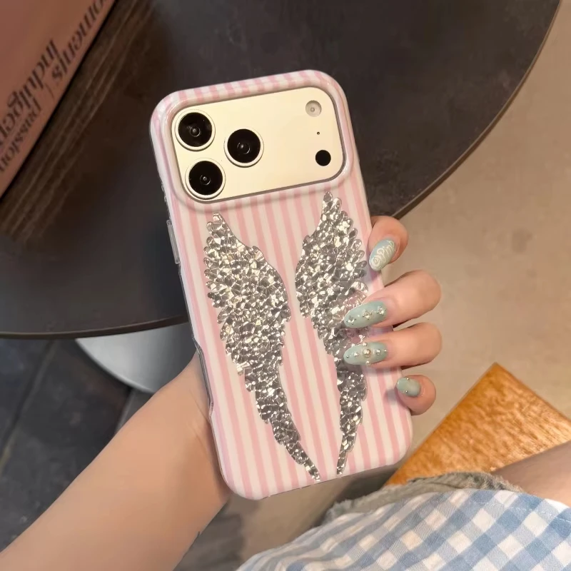Niedliche Glitzer-Engelsflügel Handyhülle für iPhone 15 16 17 Pro Max Luxuriöse Rosa-Weiße Gestreifte Engelsflügel Funkelnde Schutzhülle ﻿