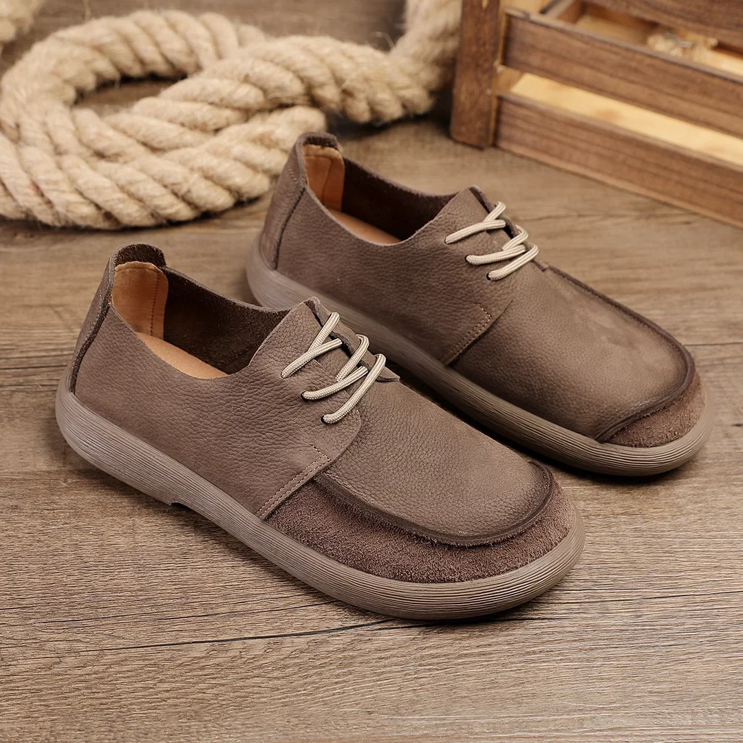 

Мужская обувь и рабочая обувь на шнуровке - это изготовлена из мягкой натуральной кожи. Коровья кожа с большой головкой в стиле ретро.