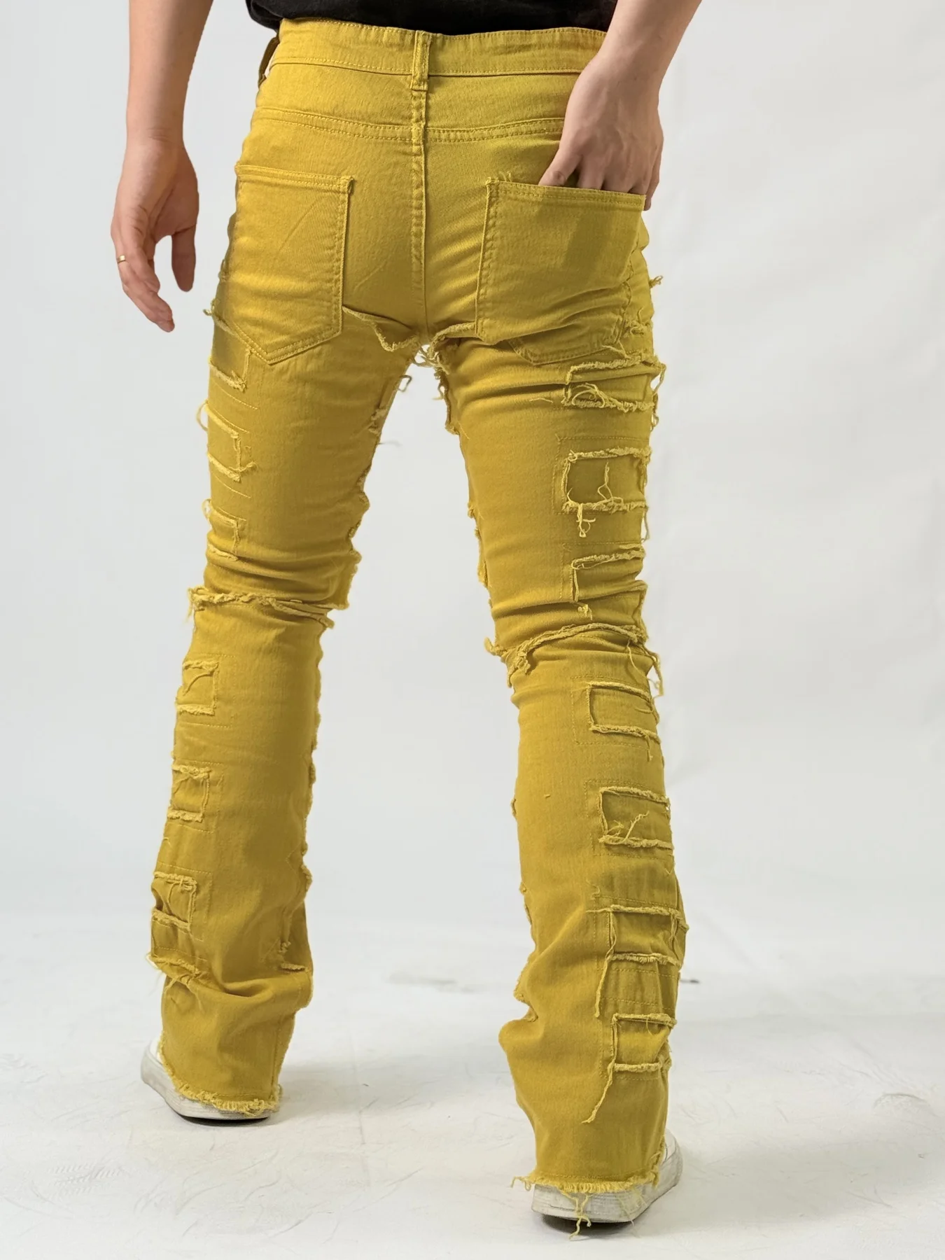 منتج جديد لعام 2025 سراويل رجالية ضيقة متوهجة ملونة مرقعة نمط ريترو مستقبلية جو خيارات ألوان متعددة