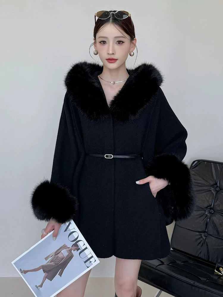 Donna Autunno Inverno Nuovo elegante scialle da socialite Cintura chic Cappotto corto di lana allentato sottile Cappotto di lana con collo di pelliccia di moda di fascia alta