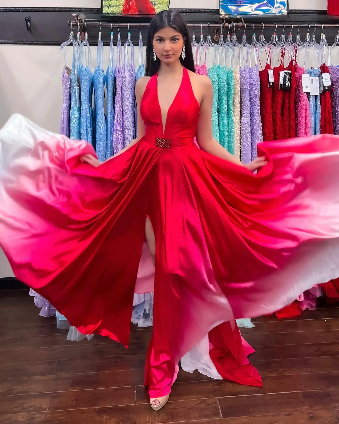 Vestido de graduación rojo ombré con capa 2k23 de corte en A para mujer, vestido Formal de fiesta con abertura alta, vestido de Gala Y2K Halter con cuello en V profundo con tren