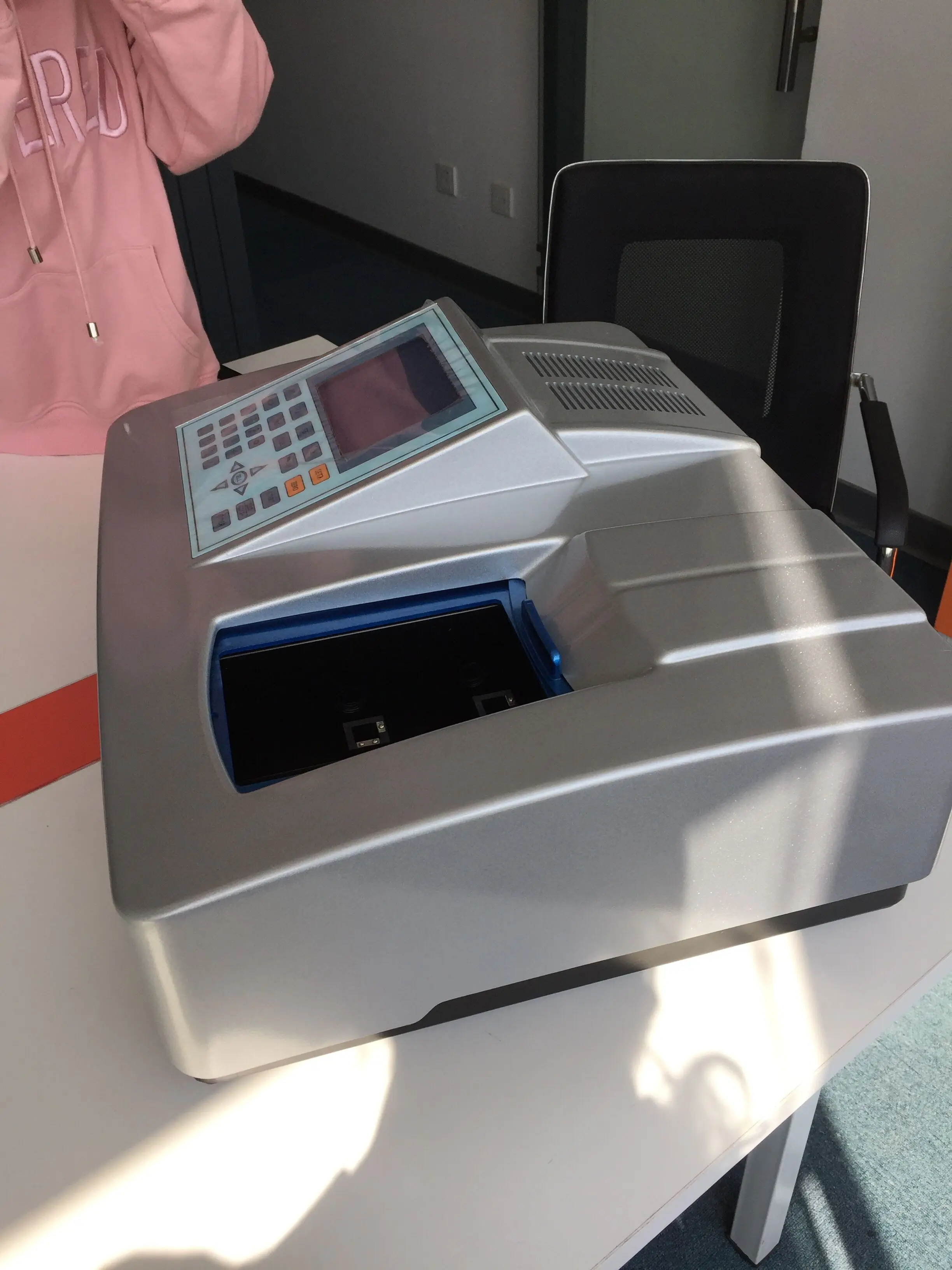 Good Quality  Spectrometer Wavelength Range 190-1100nm Double Beam UV Visible Spectrophotometer