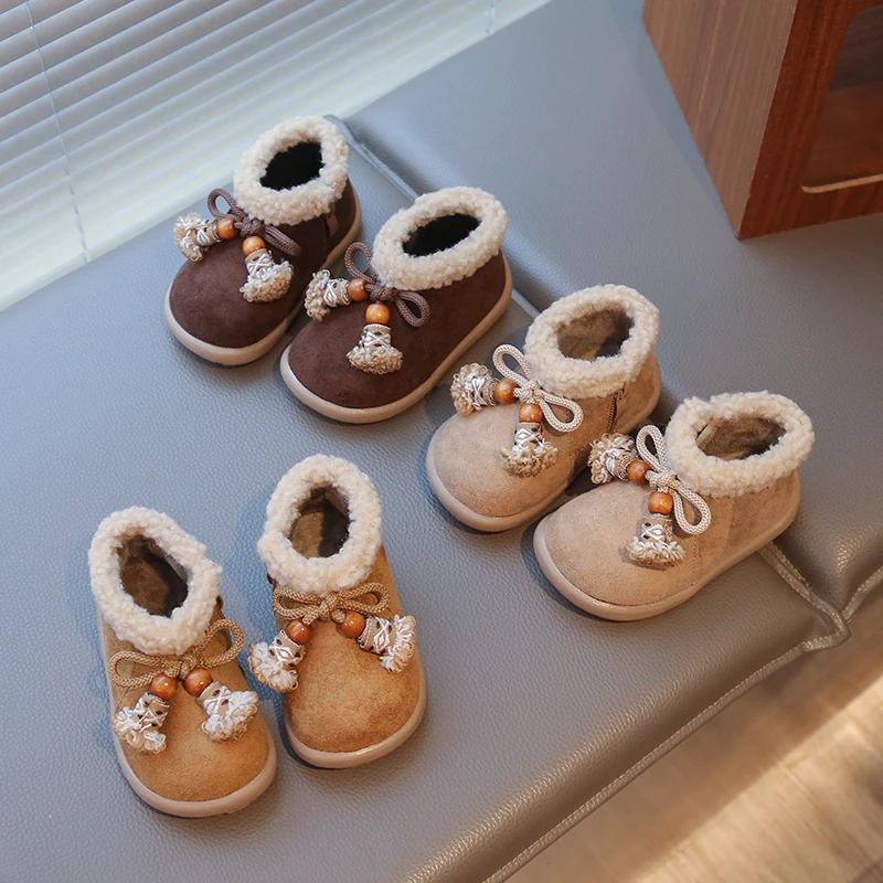 

Новинка зимы 2024, детские хлопковые короткие сапоги для девочек, модные нескользящие универсальные ботильоны принцессы на мягкой подошве в корейском стиле