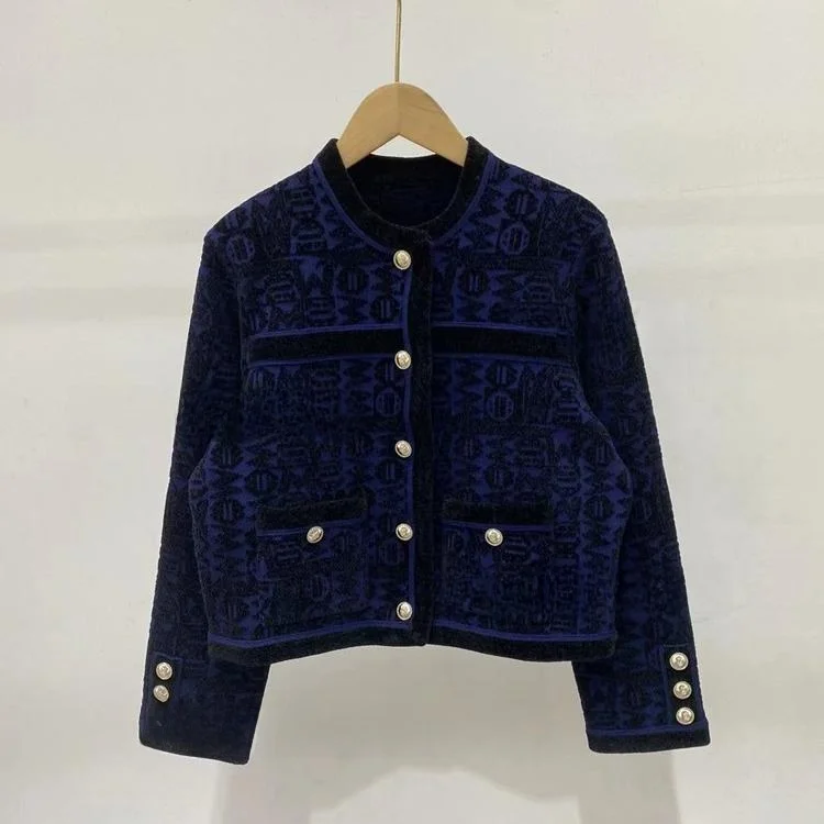 

Faionable ort Knitted Cardigan MaSandeM Early Autumn New Women's Wear Four-le Clover Embroidery Ele Commuter Sle