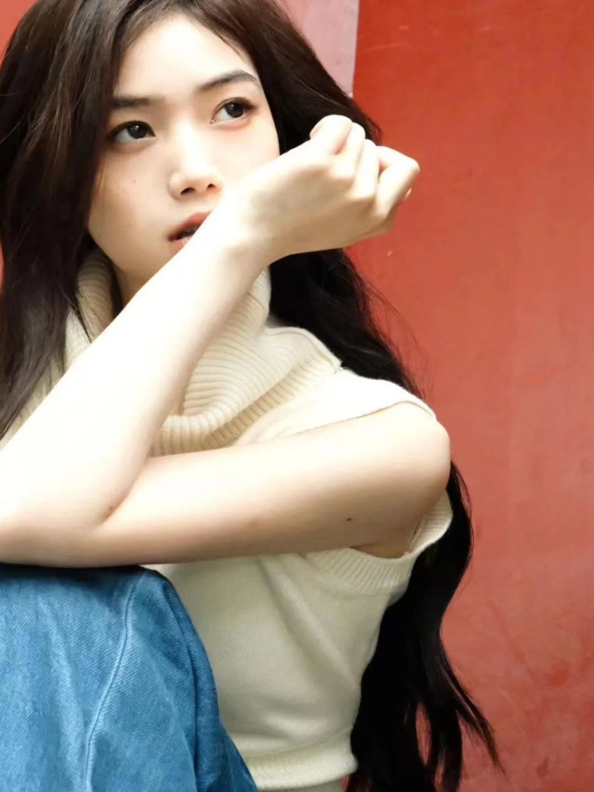 스위트 슬레 여성 니트 조끼 편안한 기본 스탠드 칼라 2024 가을 신상품 553620