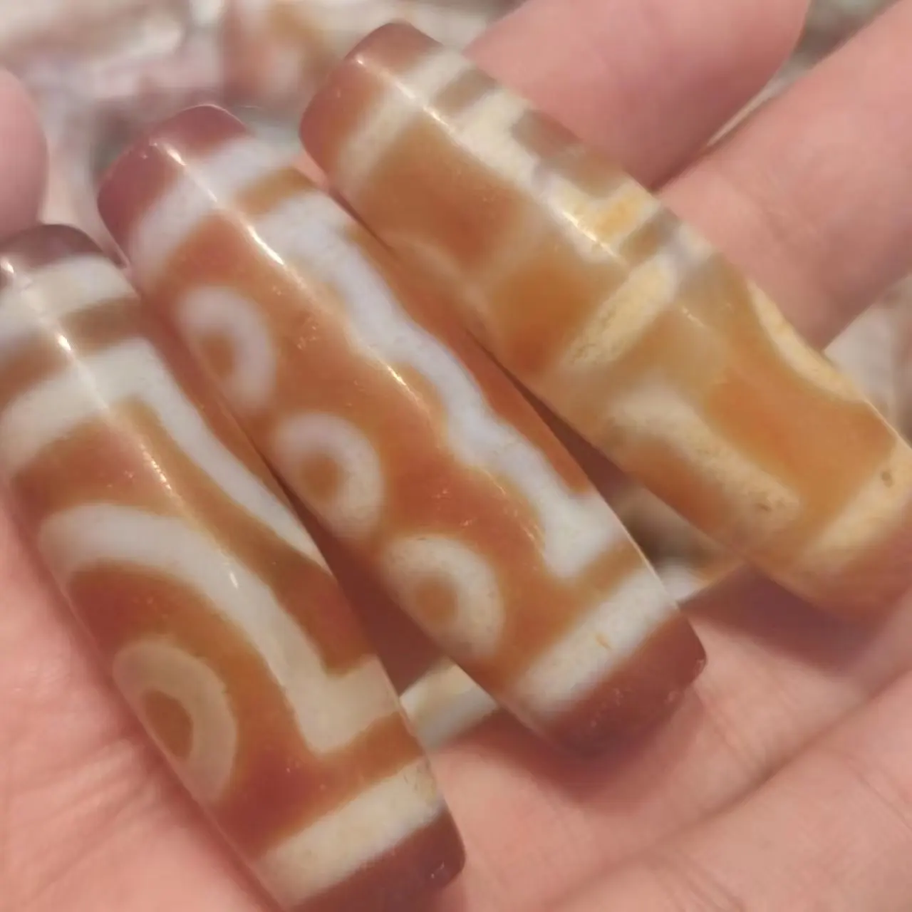 100pcs/lot natural multi-pattern old agate dzi wholesale red Thick shape bead Weathering lines Old material Rare breeds diy