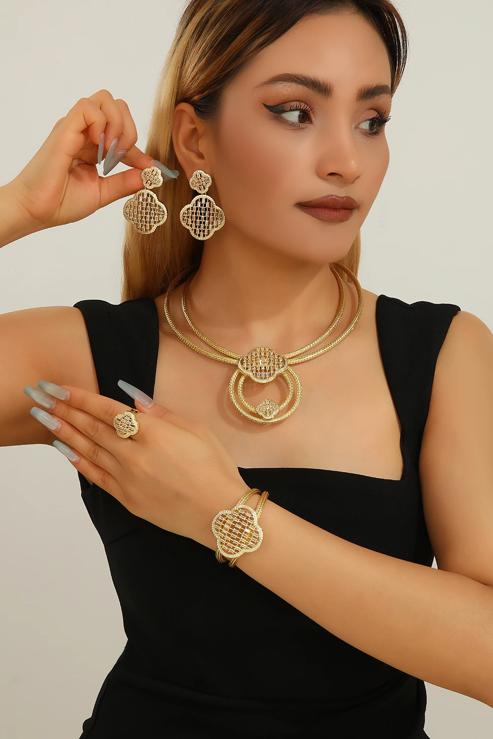 

5pcs/set Fashion 18k Gold Plated Dubai Jewelry Set Necklace Wedding Earrings Ring Bracelet Women Bridal Jewelry Accessories