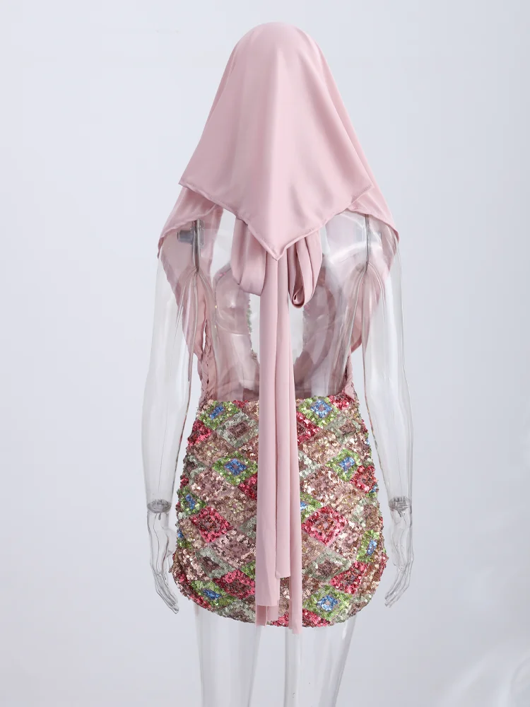 Mehrfarbiges Pailletten-Kreuzgeflochtenes Neckholder-Minikleid für Damen, sexy, tiefes V-Ausschnitt, ärmellos, rückenfrei, plissiert, mit Kopftuch, schmale Robe, Neu – Detail 4