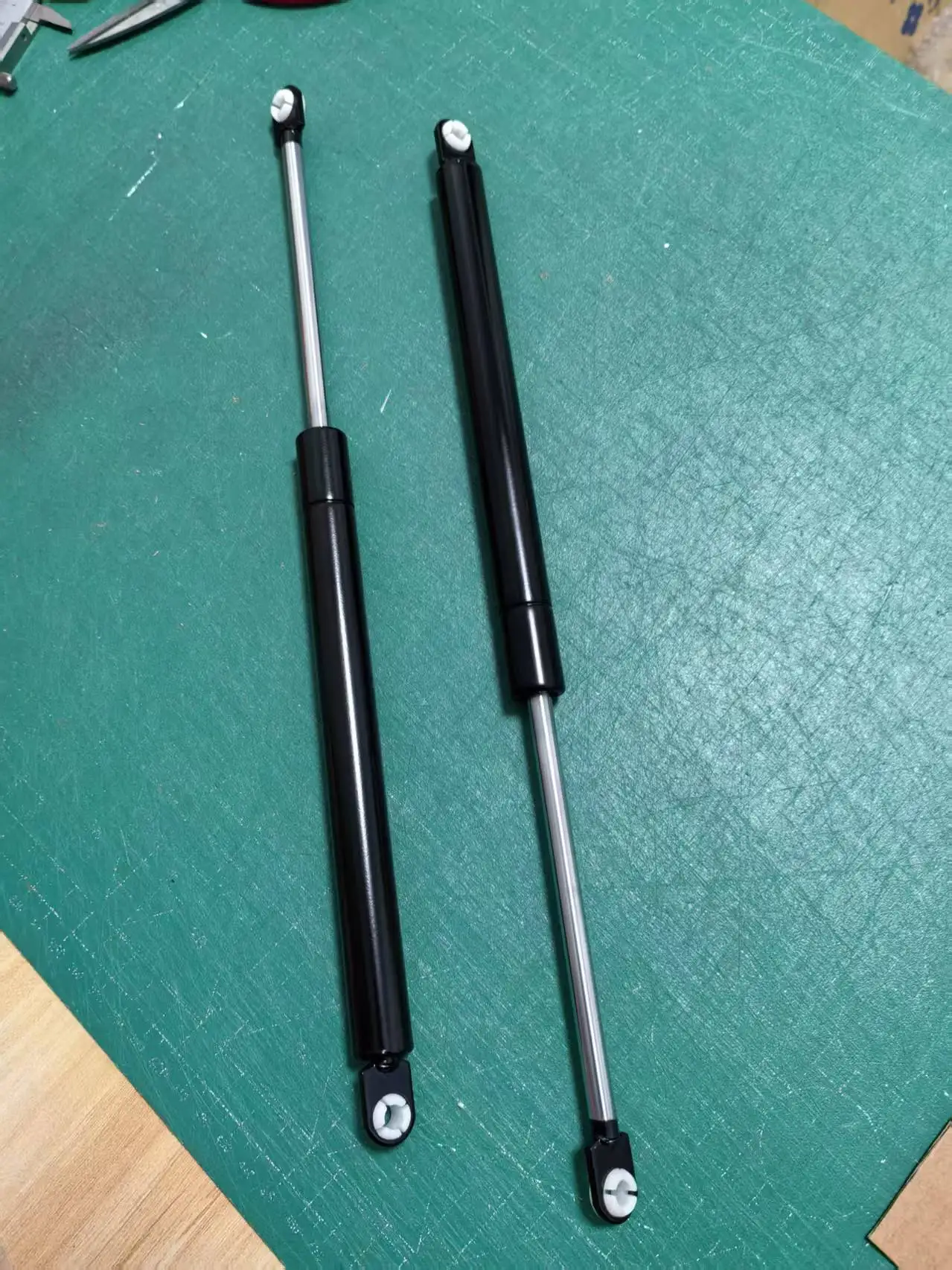 

Газовая пружина, FGS18120-400, подходит для проволочно-вырезного станка Sodick EDM, 1 шт.