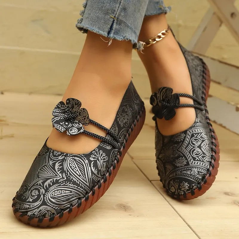 Moda 2026 Sneakers da donna Designer Mocassini ricamati di lusso Comode sneakers di marca Scarpe da donna poco profonde per le donne