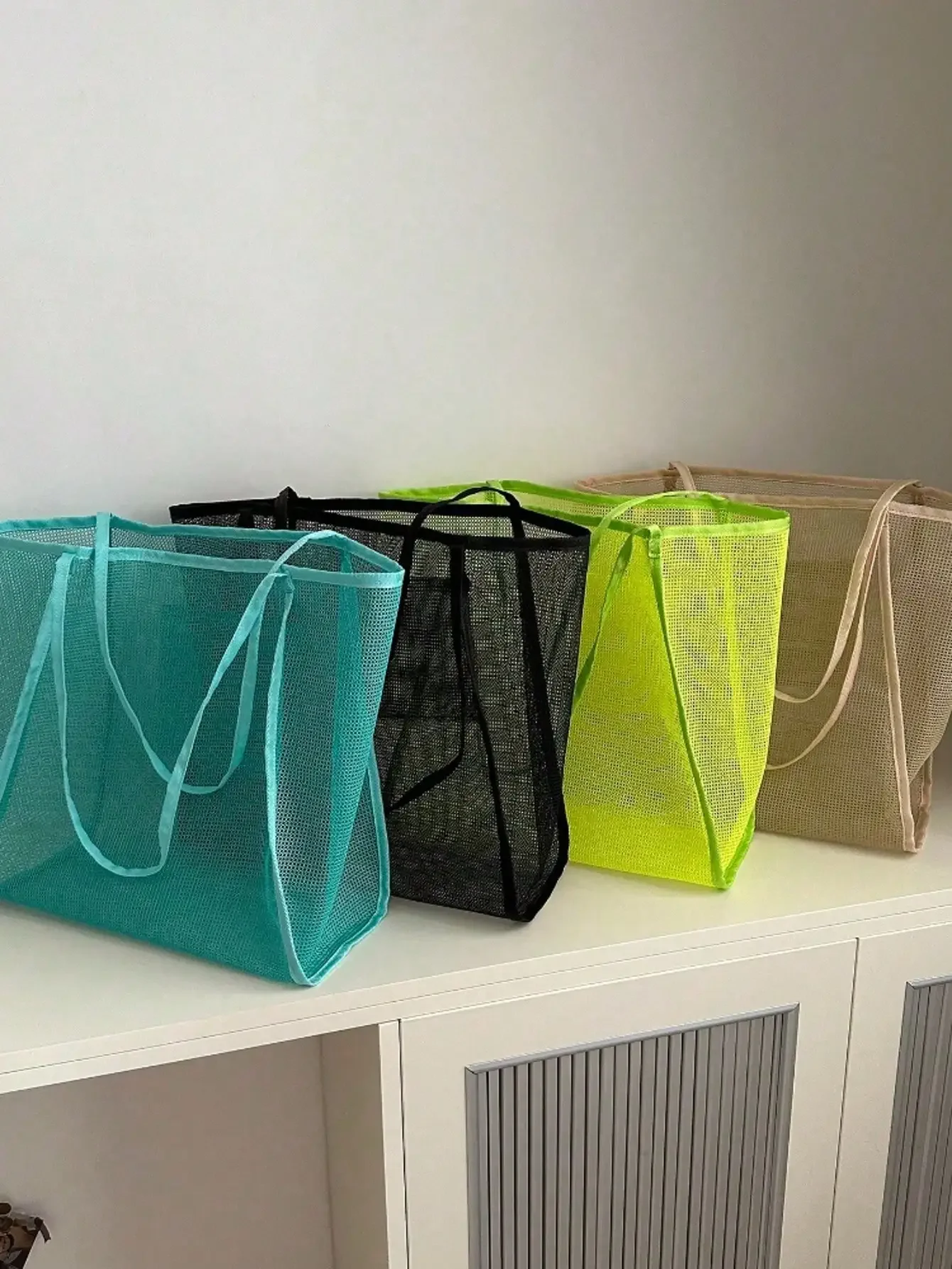 1pc/Stylish Mesh Children's Toy Storage Bag/Beach Bag/Travel Essentials/Baby Supplies (Slight Odor May Occur Upon Arrival; Please Air It Out For 48 Hours). Made Of Polyester Fiber, Lightweight, Stylish, And Durable. Suitable For Daily Commutes, Travel, Sh