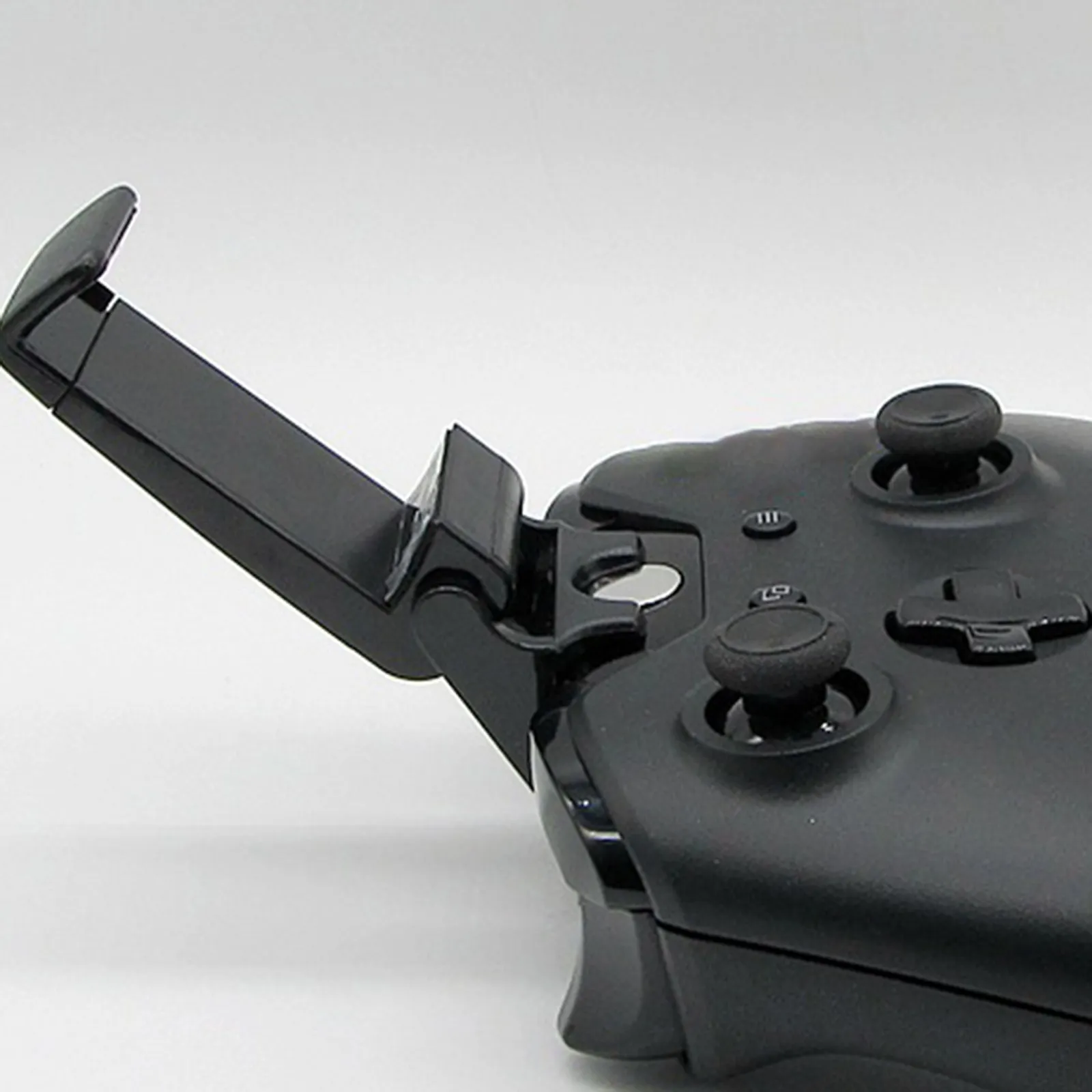 

2Pcs Universal Gamepad Holder Phone Mount Stand Adjustable Clip Secure Ergonomic Design for Mobile Games Controller