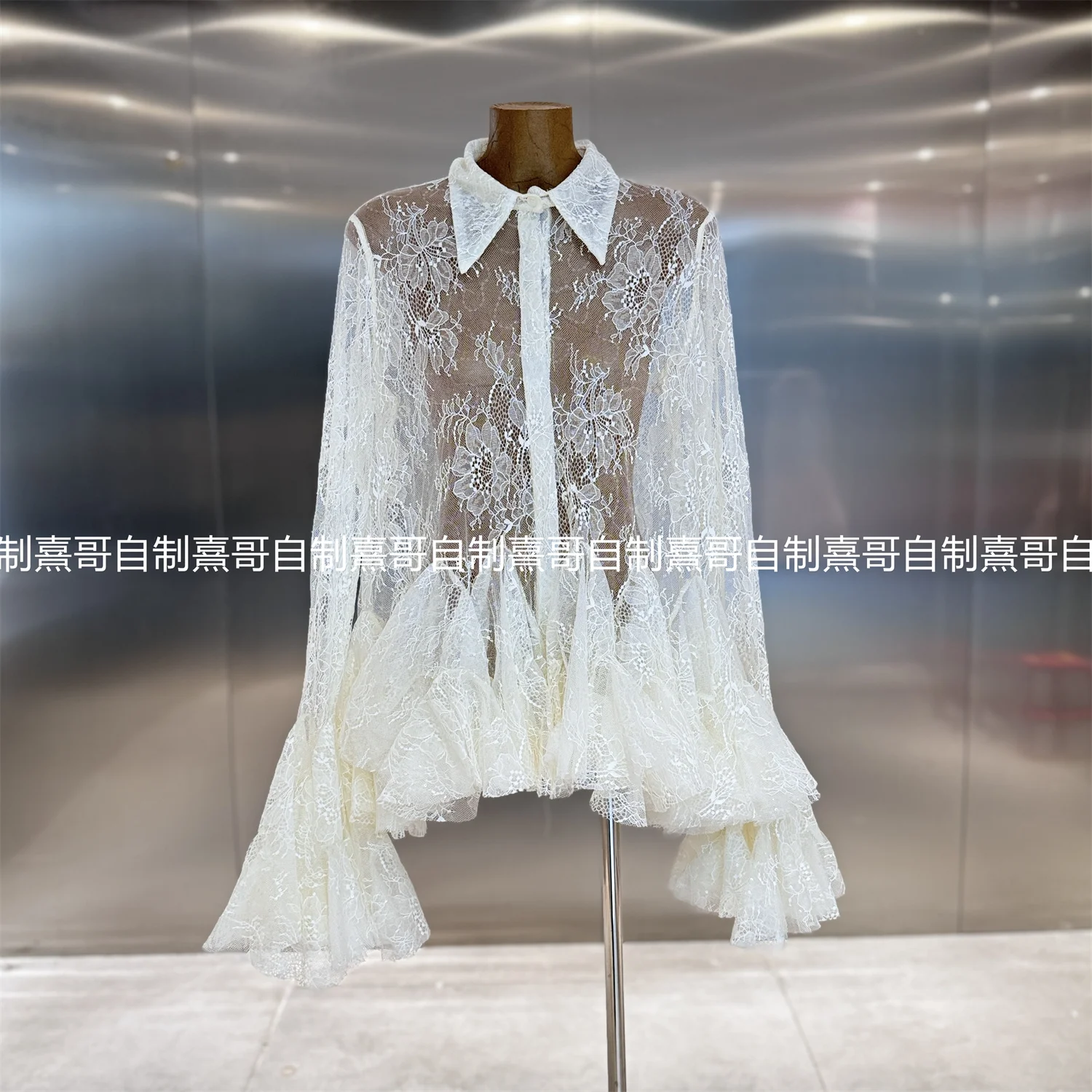 Designer di nicchia vietnamita delicato ricamo con paillettes pizzo floreale manica a campana petalo camicetta di pizzo donna top abito camicia dolce femminile