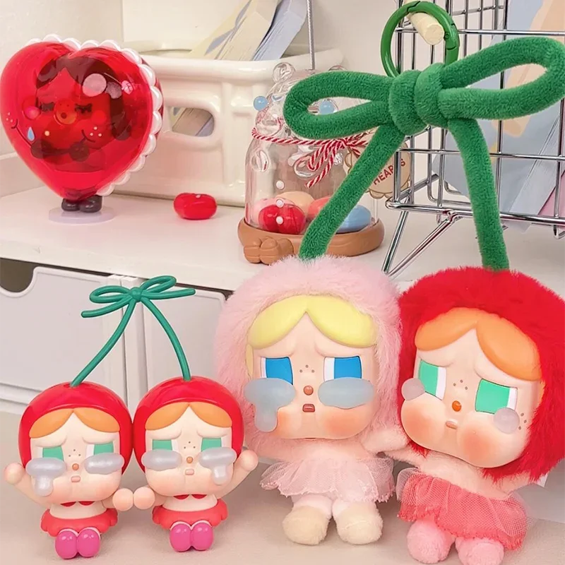 

Подлинная серия Crybaby Crying for Love, виниловая кукла с лицом, подвесная открытка, фигурки героев Love You, подвески с вишней, подарок на день Святого Валентина