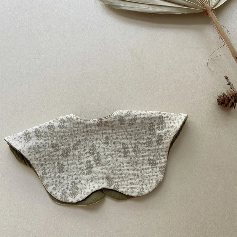 Baberos de algodón de gasa con pétalos para bebé, 3 uds., estampado para recién nacido, niño y niña, paño para eructar de alimentación de 0 a 2 años, toalla suave para Saliva, Bandana