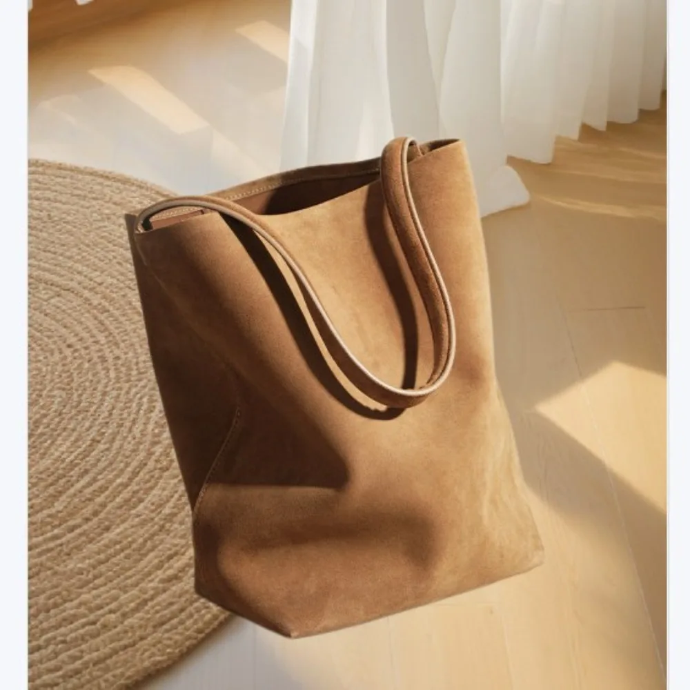 New Suede Suede Premium Commuter Bucket Texture Unique Stylish Simple Atte Cowhide Large-capacity Portable Shoulder Tote Bag